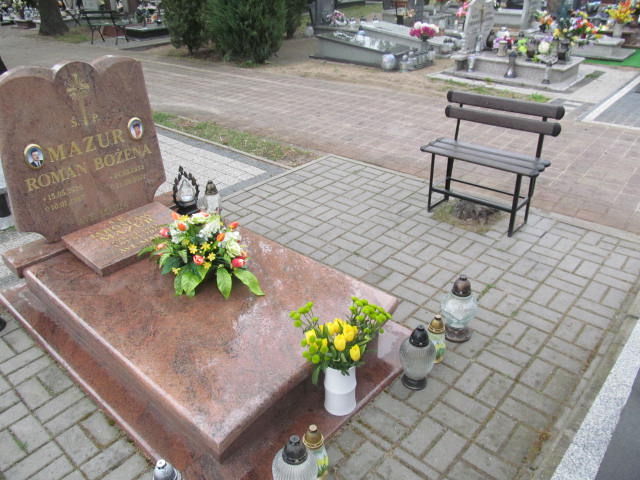 Grób Roman Mazur