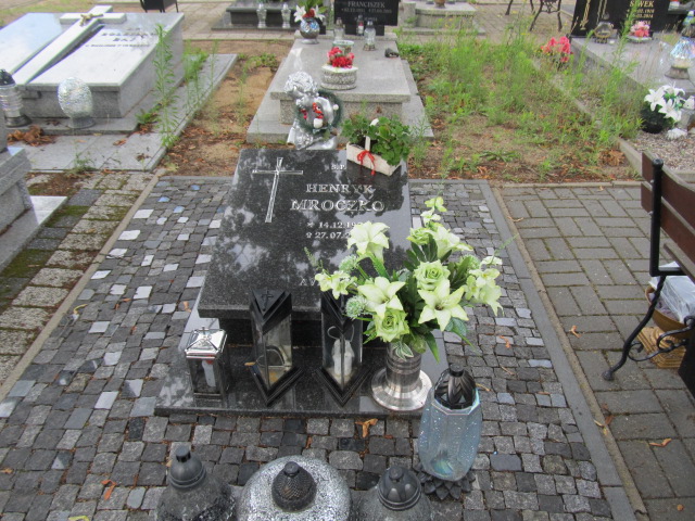 Grób Henryk Mroczko