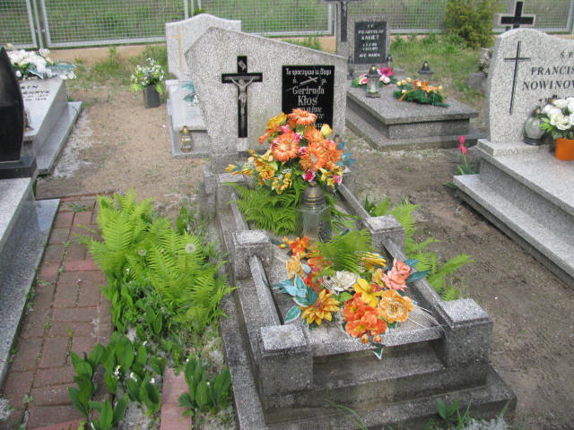 Grób Gertruda Kłos