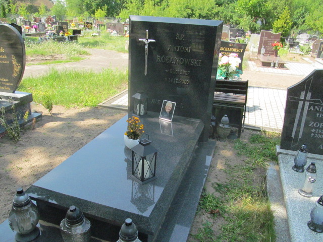 Grób Antoni Różanowski